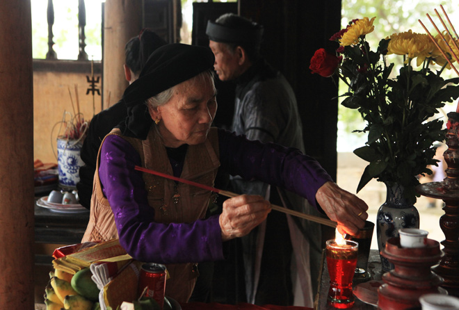 Miếu Đụ Đị trước giờ đôi vợ chồng làm chuyện ấy